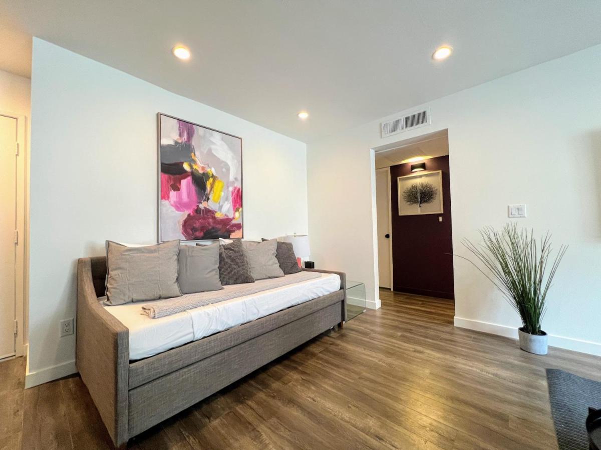 Hollywood Purple Habitat Villa Los Angeles Bagian luar foto